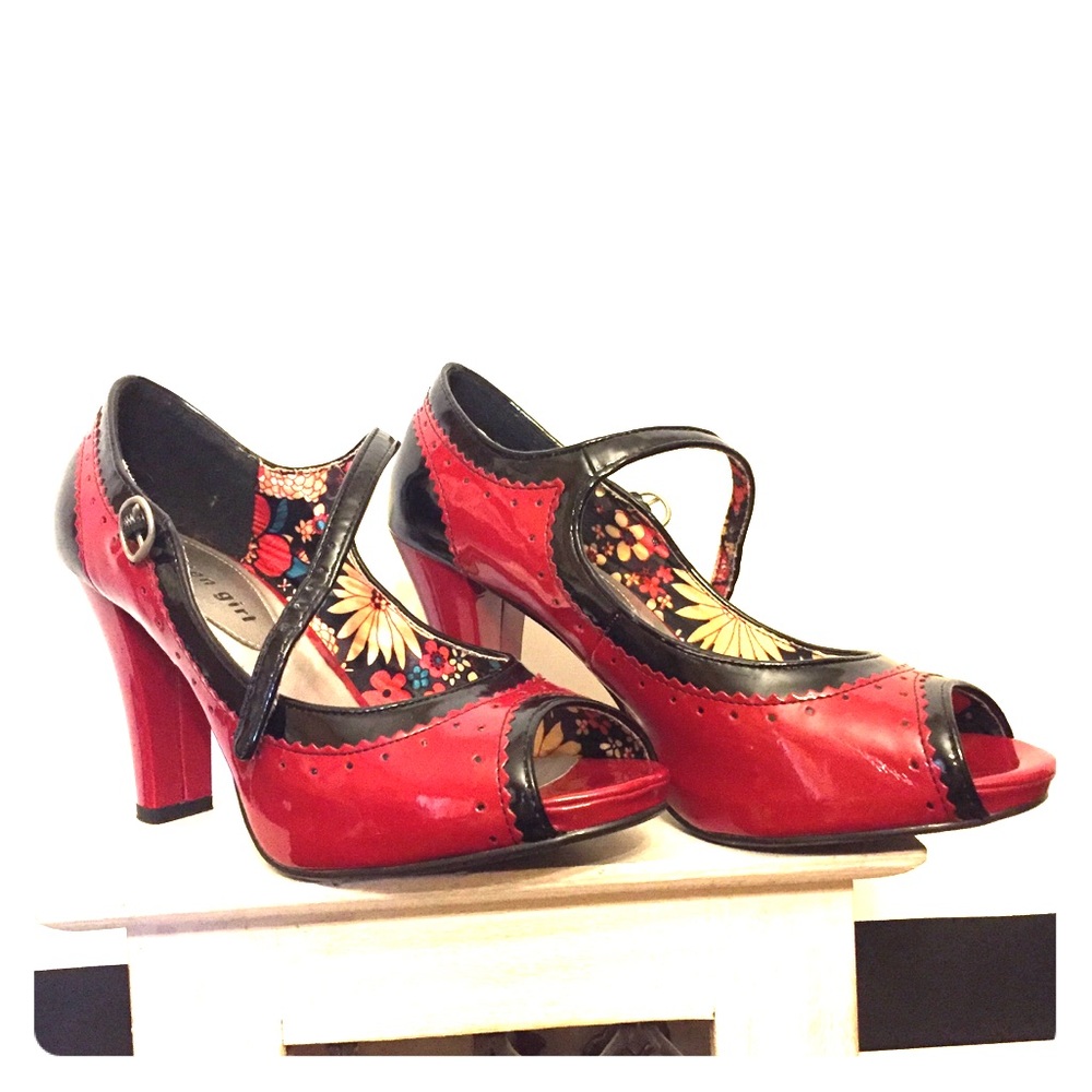 Madden Girl Retro Red Pumps 8M